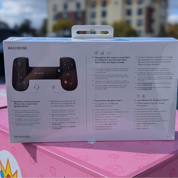 Backbone One (2nd Generation) Mobile Gaming Controller for iPhone & Android NIB - Picture 2 of 3